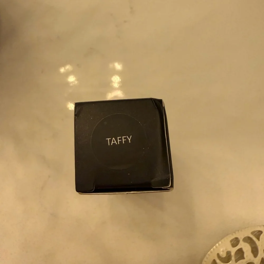Laritzy Cosmetics laritzy cosmetics